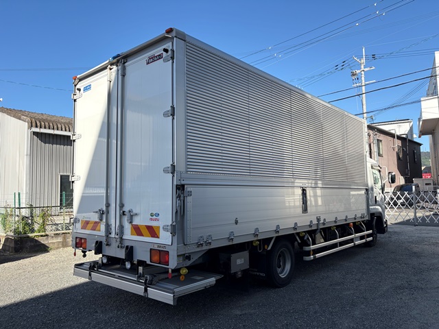 いすゞ ﾌｫｰﾜｰﾄﾞ 格納ﾊﾟﾜｰｹﾞｰﾄ付きｱﾙﾐｳｲﾝｸﾞ ﾜｲﾄﾞ ﾘｰﾌｻｽ 6MT 214千㎞2