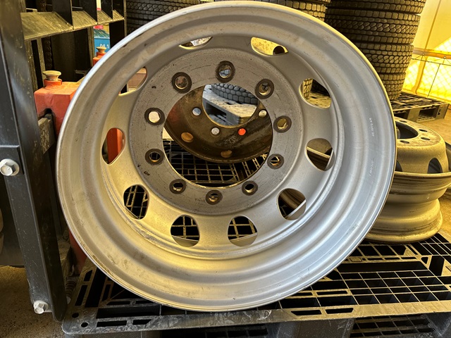 中古スチールホイール TOPY 22.5ｘ7.50P  10穴 ISO規格 １本7