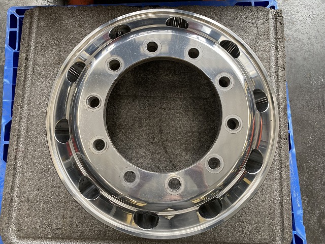 住金製 アルミホイール ISO規格 22.5×9.00 175 10穴 | パーツ販売 