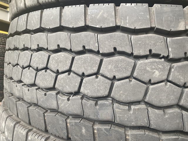 中古品 BS 275/80R22.5 M888 2022年製4