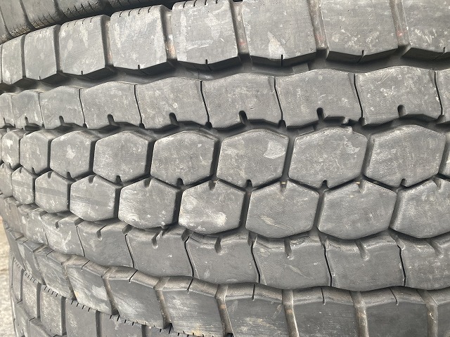 中古品 BS 275/80R22.5 M888 2022年製8