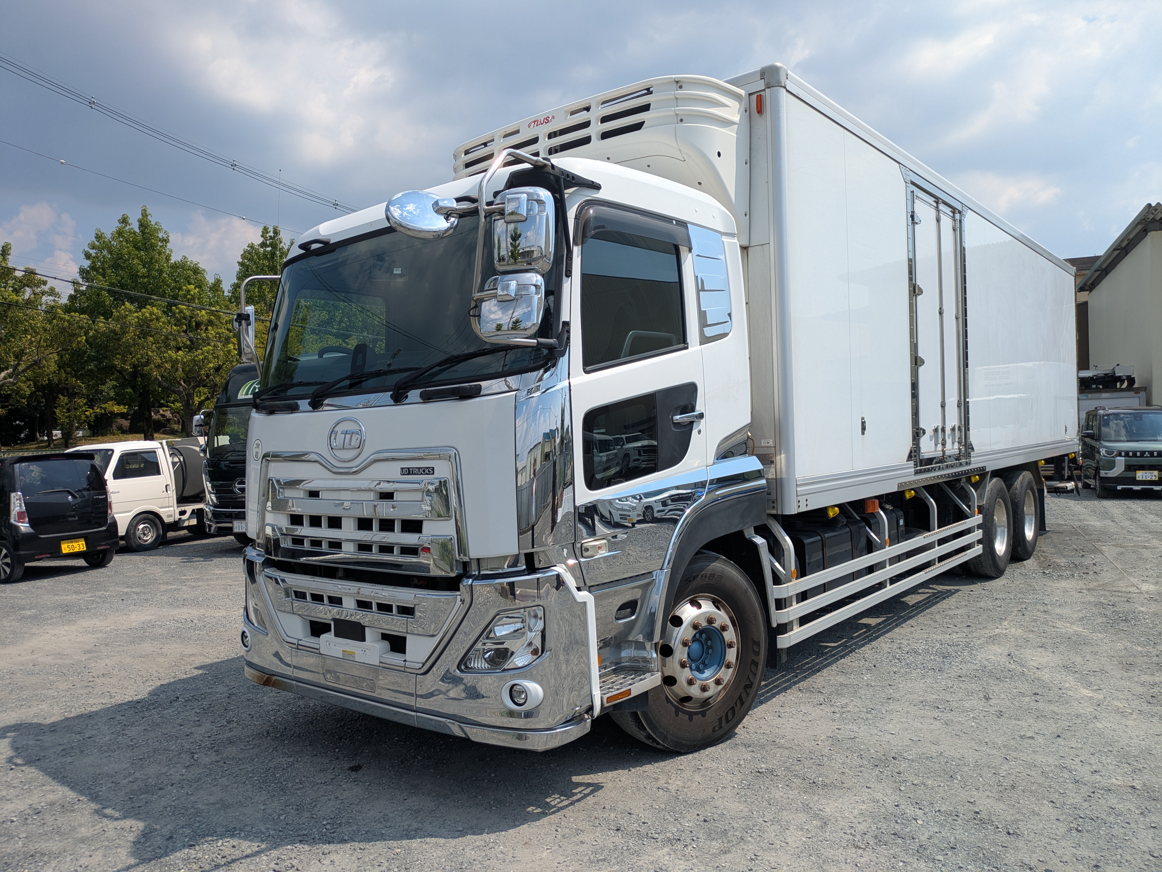 UDﾄﾗｯｸｽ ｸｵﾝ 冷蔵冷凍車 格納PG付き ｴｽｺｯﾄ 333千㎞1