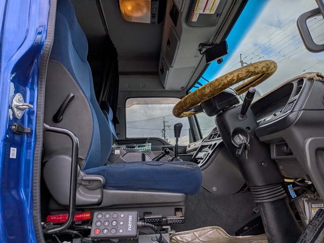 いすゞ ｷﾞｶﾞ ﾄﾗｸﾀ 7MT ｴｱｻｽ 第五輪荷重11500㎏ 400千㎞8