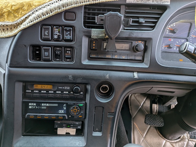 いすゞ ｷﾞｶﾞ ﾄﾗｸﾀ 7MT ｴｱｻｽ 第五輪荷重11500㎏ 400千㎞9