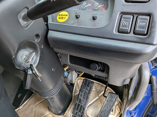 いすゞ ｷﾞｶﾞ ﾄﾗｸﾀ 7MT ｴｱｻｽ 第五輪荷重11500㎏ 400千㎞11