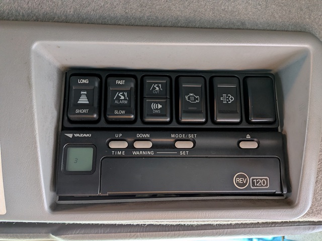 いすゞ ｷﾞｶﾞ ﾄﾗｸﾀ 7MT ｴｱｻｽ 第五輪荷重11500㎏ 400千㎞12