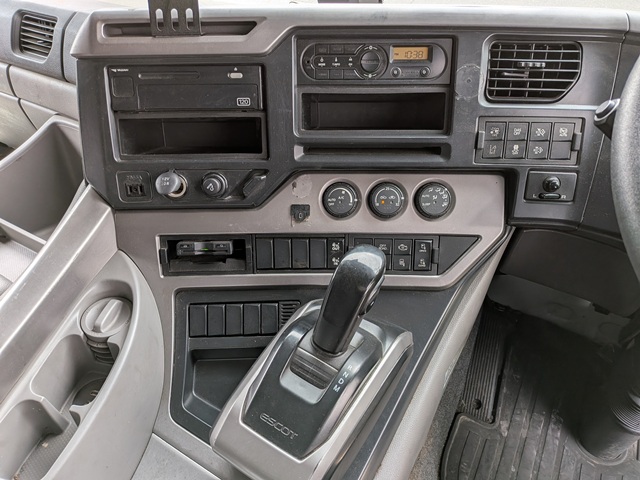 UDﾄﾗｯｸｽ ｸｵﾝ ｱﾙﾐｳｲﾝｸﾞ ﾊｲﾙｰﾌ ｴｽｺｯﾄ ｱﾙﾐﾎｲｰﾙ 防錆仕様 412千㎞12