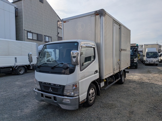 三菱 ｷｬﾝﾀｰ ｱﾙﾐﾊﾞﾝ ｻｲﾄﾞﾄﾞｱ付き 5MT 荷室高2265㎜　1