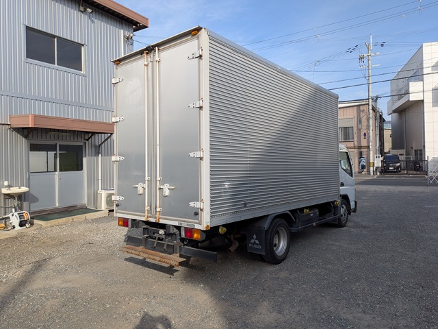 三菱 ｷｬﾝﾀｰ ｱﾙﾐﾊﾞﾝ ｻｲﾄﾞﾄﾞｱ付き 5MT 荷室高2265㎜　2