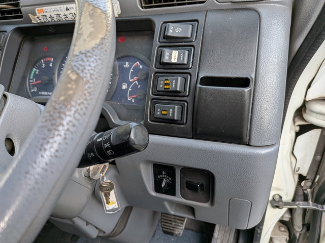 三菱 ｷｬﾝﾀｰ ｱﾙﾐﾊﾞﾝ ｻｲﾄﾞﾄﾞｱ付き 5MT 荷室高2265㎜　12