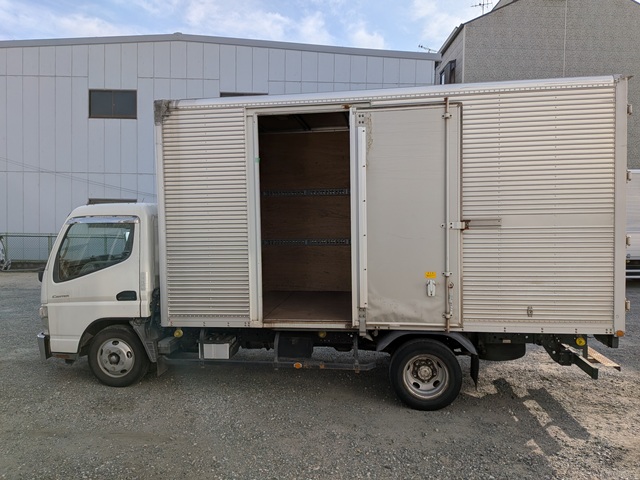 三菱 ｷｬﾝﾀｰ ｱﾙﾐﾊﾞﾝ ｻｲﾄﾞﾄﾞｱ付き 5MT 荷室高2265㎜　5