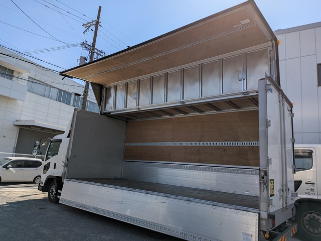 いすゞ ﾌｫﾜｰﾄﾞ ｱﾙﾐｳｲﾝｸﾞ ﾜｲﾄﾞ6MT ﾘｰﾌｻｽ 240PS 210千㎞10