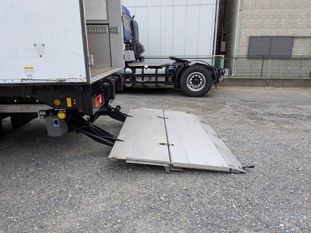 近日入庫予定！UDﾄﾗｯｸｽ ｸｵﾝ 格納PG付きｱﾙﾐｳｲﾝｸﾞ ﾊｲﾙｰﾌ ｴｽｺｯﾄ ｱﾙﾐﾎｲｰﾙ ﾒｯｷ多数 車検付き(令和8年9月25日)9