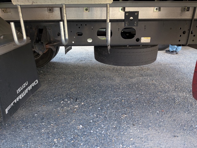 いすゞ ﾌｫﾜｰﾄﾞ ｱﾙﾐｳｲﾝｸﾞ ﾜｲﾄﾞ6MT ﾘｰﾌｻｽ 240PS 210千㎞11