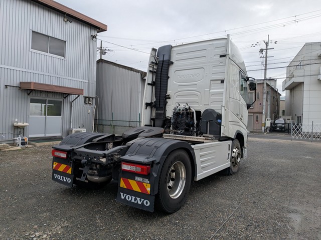 ﾎﾞﾙﾎﾞ ﾄﾗｸﾀ FH ｴｱｻｽ 第五輪荷重11.5t ﾌﾞﾀ鼻(電源ｺﾈｸﾀ)2