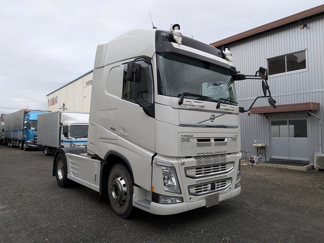 ﾎﾞﾙﾎﾞ ﾄﾗｸﾀ FH ｴｱｻｽ 第五輪荷重11.5t ﾌﾞﾀ鼻(電源ｺﾈｸﾀ)3