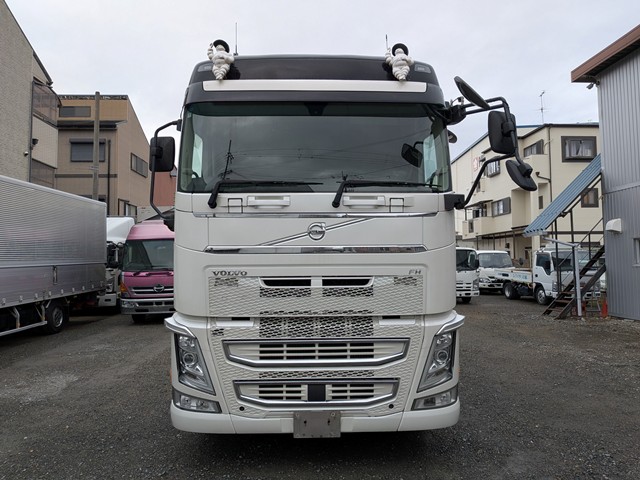 ﾎﾞﾙﾎﾞ ﾄﾗｸﾀ FH ｴｱｻｽ 第五輪荷重11.5t ﾌﾞﾀ鼻(電源ｺﾈｸﾀ)5