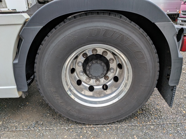 ﾎﾞﾙﾎﾞ ﾄﾗｸﾀ FH ｴｱｻｽ 第五輪荷重11.5t ﾌﾞﾀ鼻(電源ｺﾈｸﾀ)7