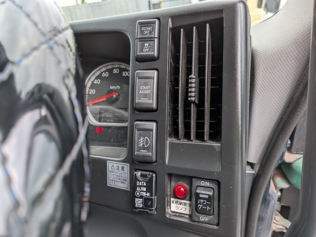 いすゞ ﾌｫﾜｰﾄﾞ 格納PG付き冷凍ﾊﾞﾝ ﾜｲﾄﾞ 6MT ｽﾃﾝ多数 車検付き(令和9年5月5日)20