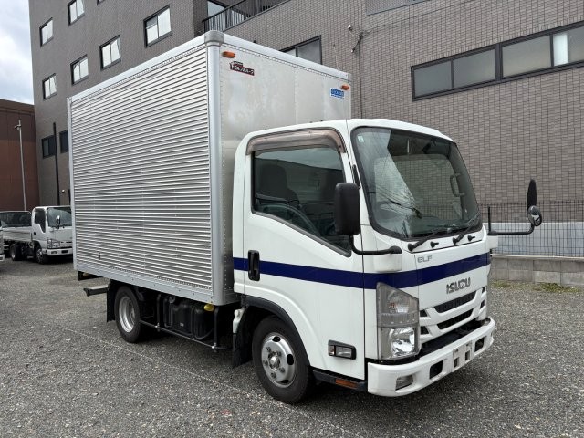 いすゞ ｴﾙﾌ ｱﾙﾐﾊﾞﾝ 5MT 標準幅 10尺3